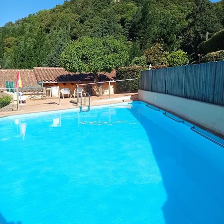Con Jardín, Barbacoa, Piscina En Pleno Montseny