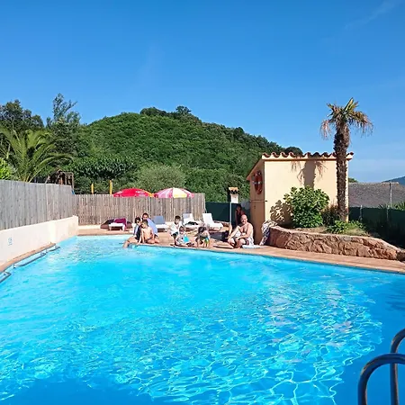 Con Jardín, Barbacoa, Piscina En Pleno Montseny *